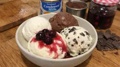 Gelato furbo senza gelatiera: una base sola e 4 gusti (fiordilatte, cioccolato, stracciatella, amarena)